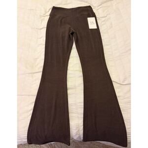 Brown flare leggings
Brand new size S